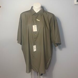 American Crew Men’s NWT XXL Classic Fit short sleeve button down shirt.
